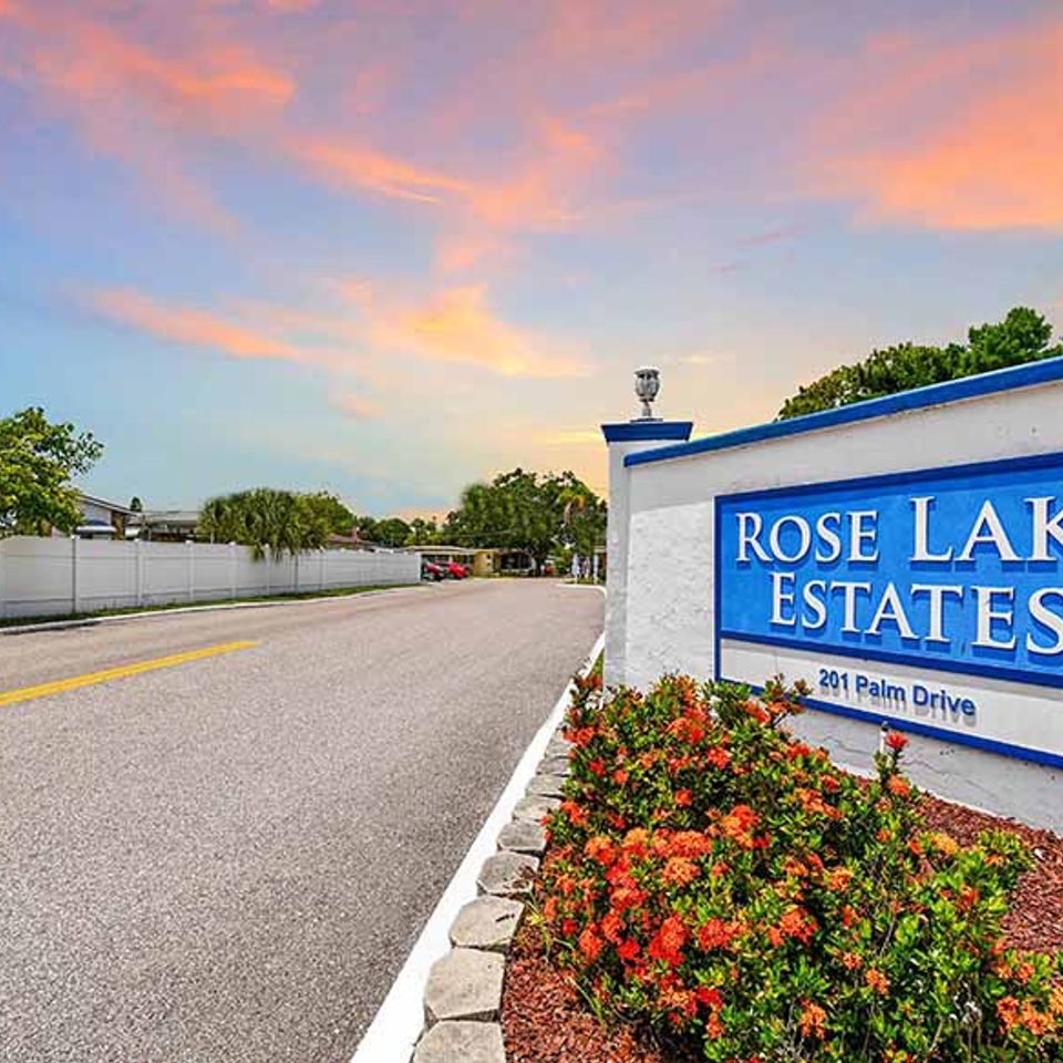 Rose lakes sign entrance 01