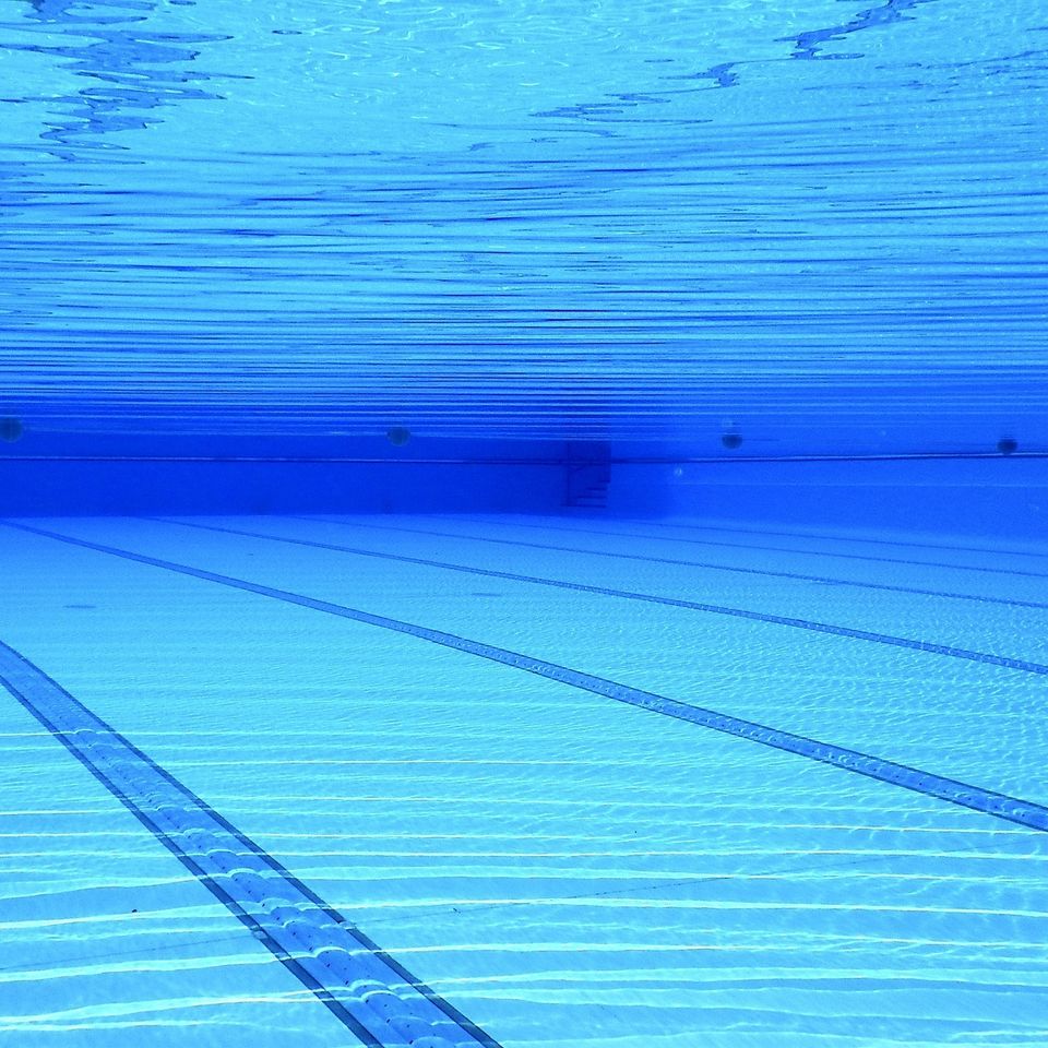 Swimming pool ec35b50820 1920