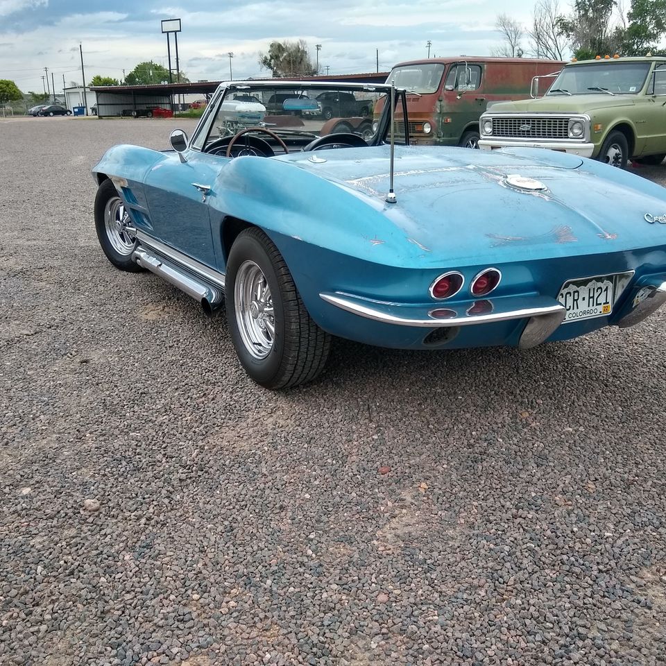 1964 chevy corvette pic 1