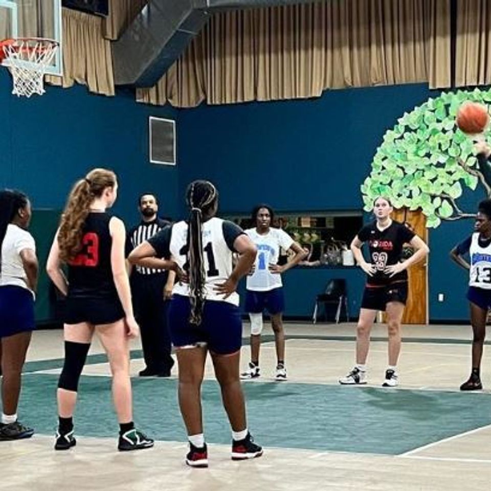 V girls free throw