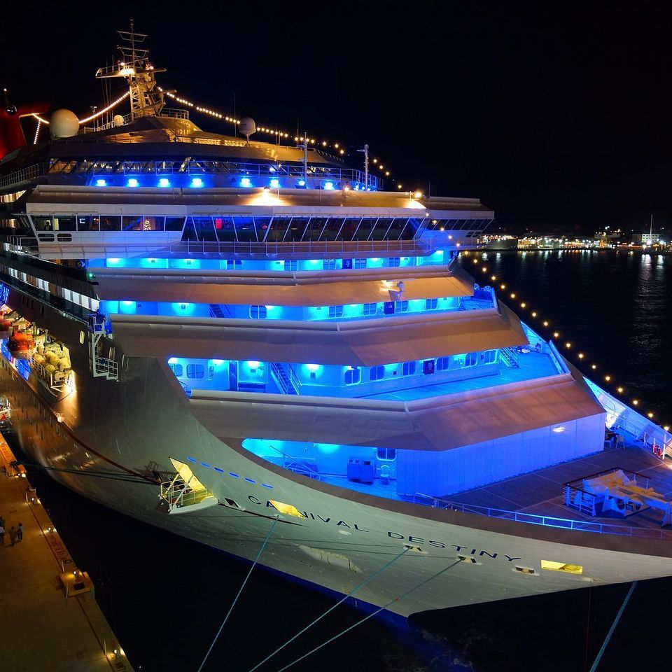 Cruise ship g63d3f046a 1920