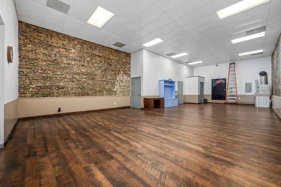 31 web or mls 206 southside square interiors   clear lens real estate photography 12