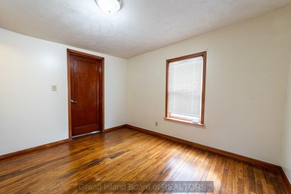 1824 w 10th st grand island b 1