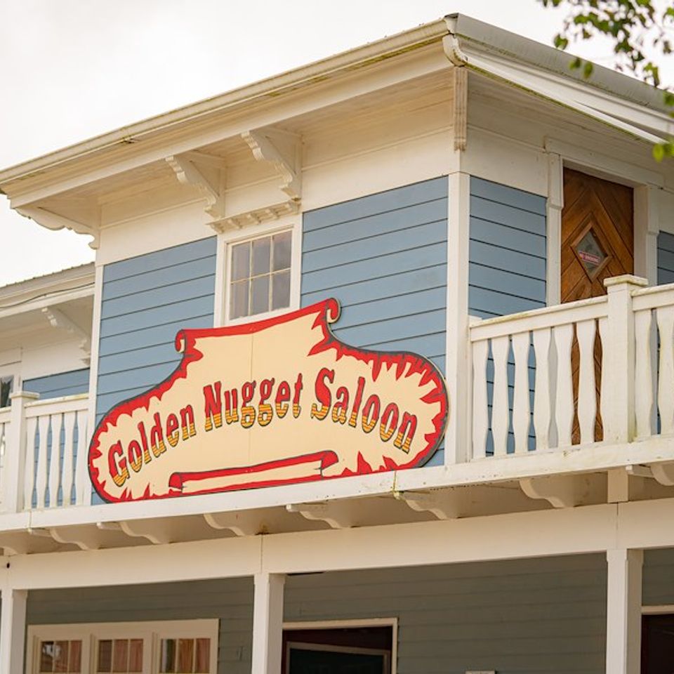 The golden nugget saloon