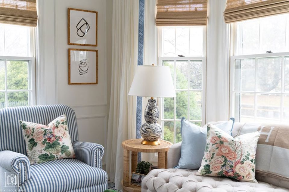 Beautiful white paneled living room bm chantilly lace walls