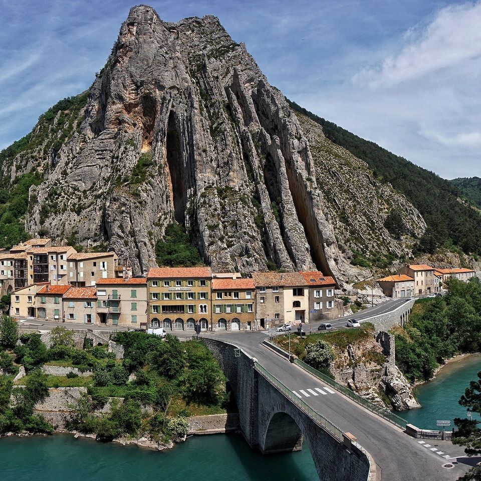 La rocher de la baume g0e1be63eb 1920