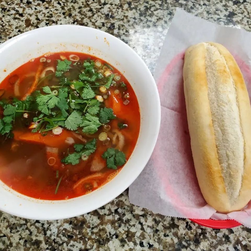  48 beef stew with bread