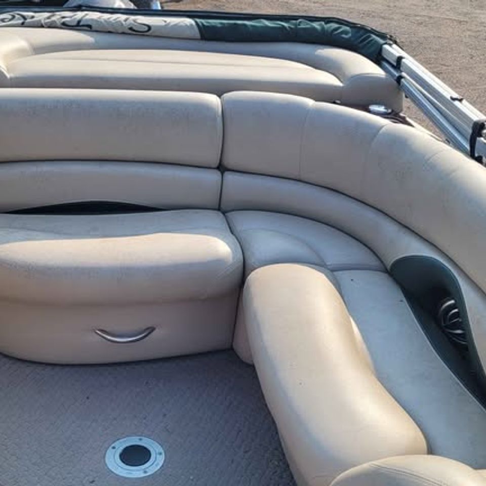 2010 sun tracker 9