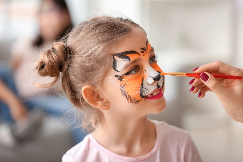 Web design for face painting and balloon art by Cannone Marketing.
