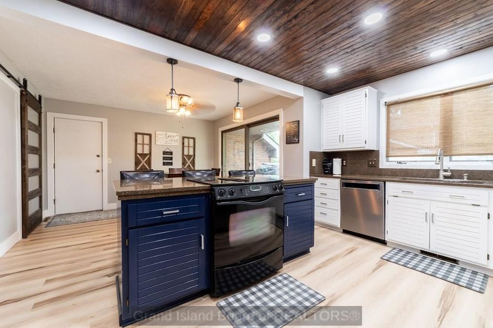 3127 woodridge blvd grand island ne 68801 b 2