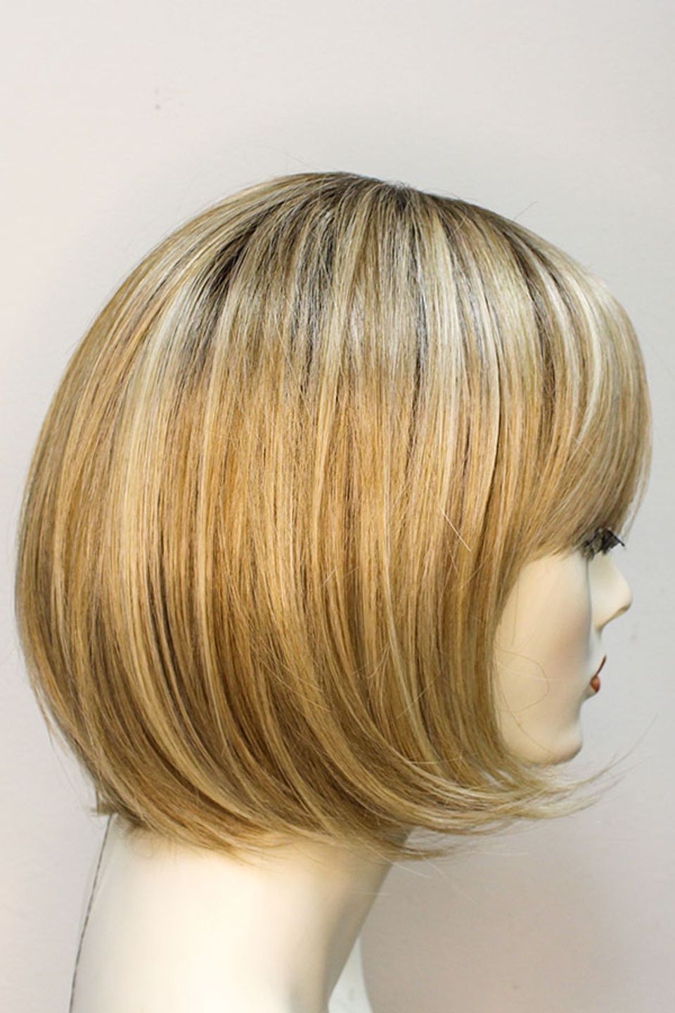 Short straight blonde bob 2