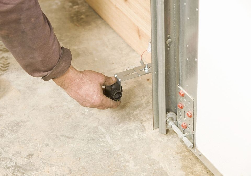 Garage door repair 1