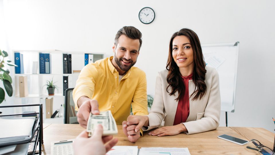 Couple getting a Personal Installment Loan