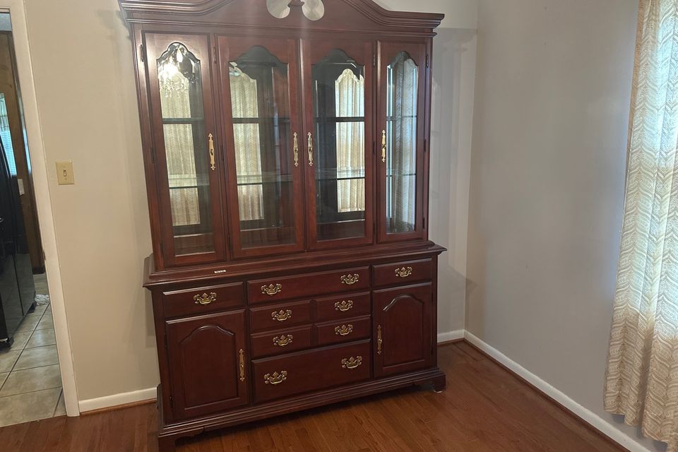 China cabinet hilldale