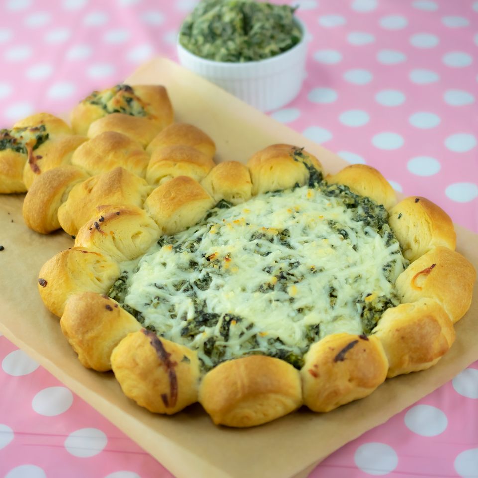 15604 easter bunny rolls spinach dip a