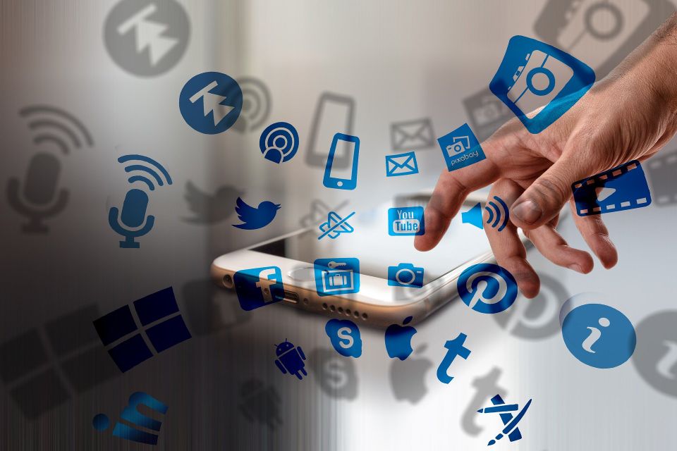 Social media g8f32c39d2 1920