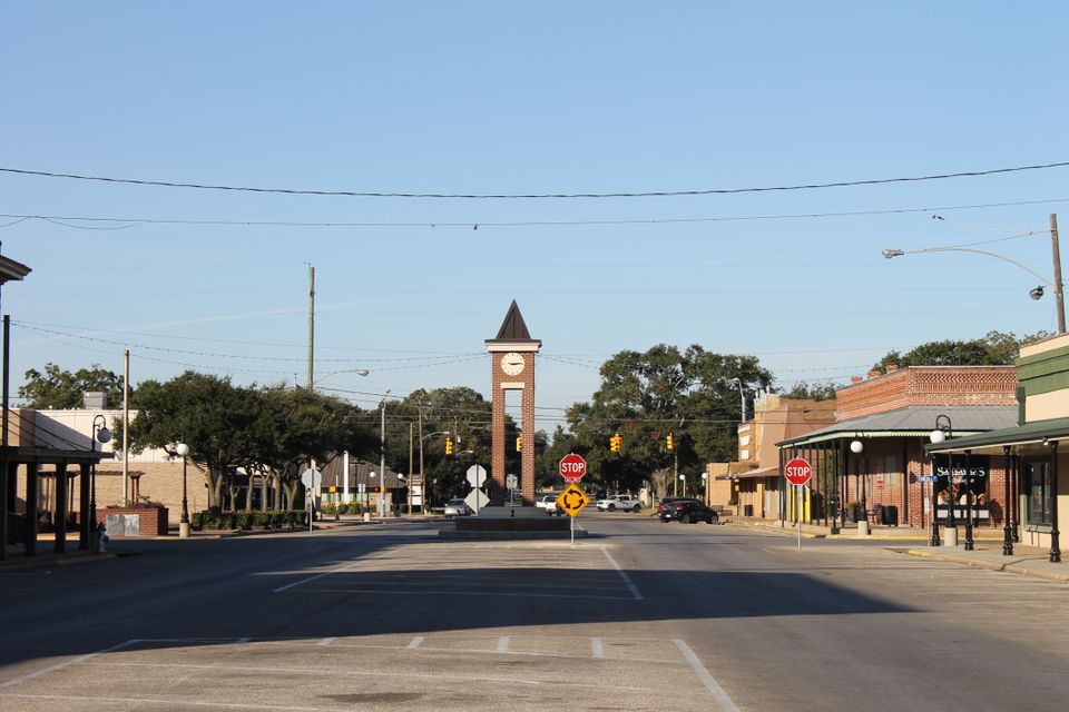 Downtown sealy  tx img 3897