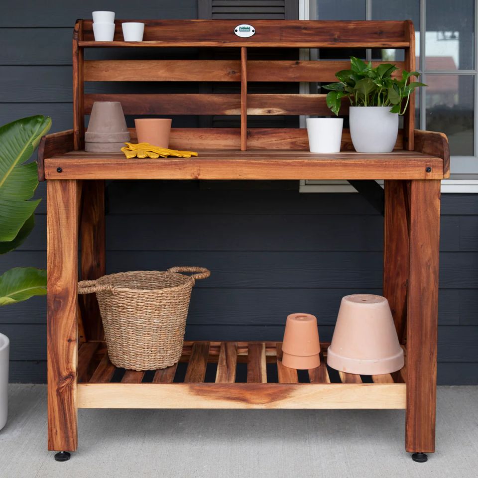P1 potting table outdoorfront