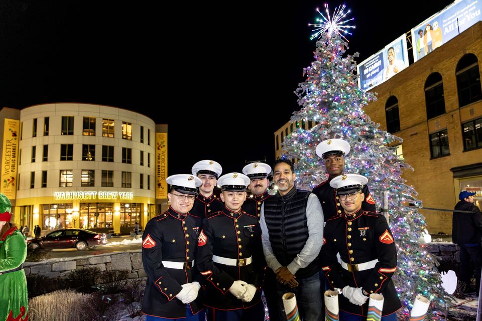 2025 kelley square tree lighting photos (191)
