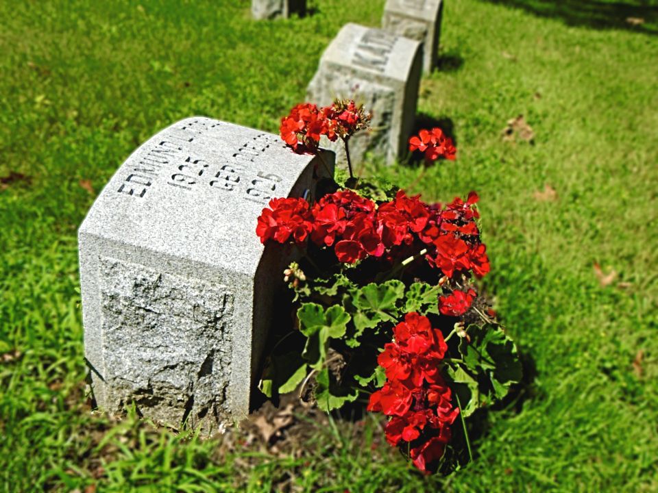Dference tombstone g066eb6b87 1920