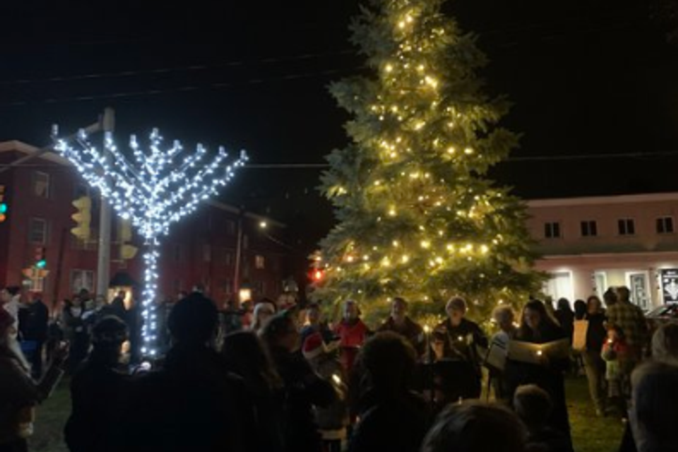 Oct 25 maynard holiday stroll