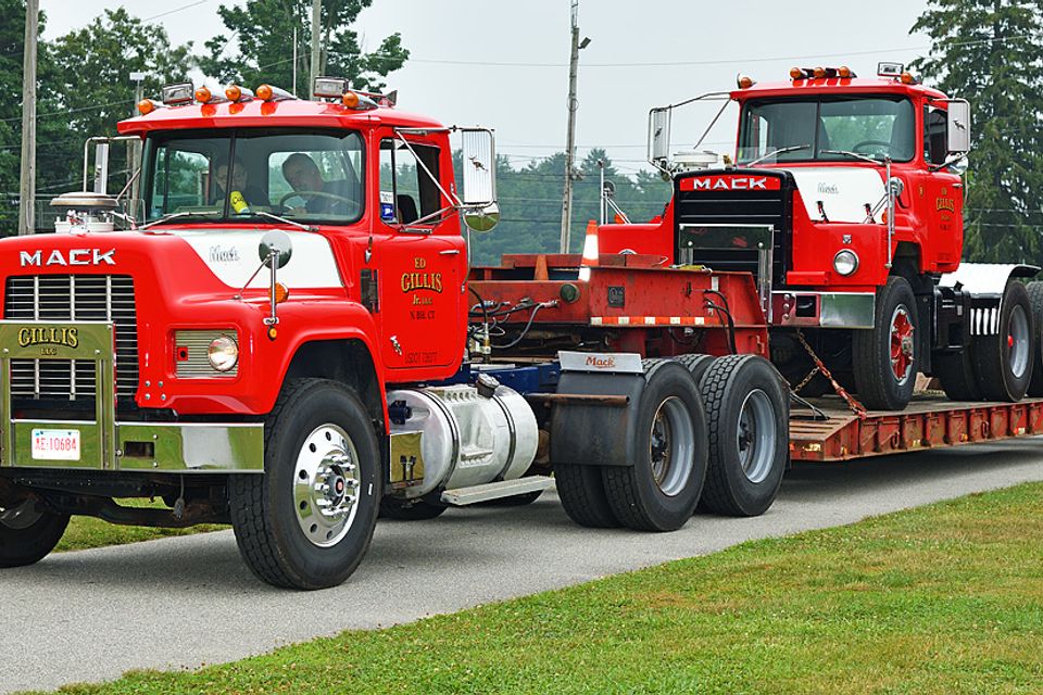 851 4121