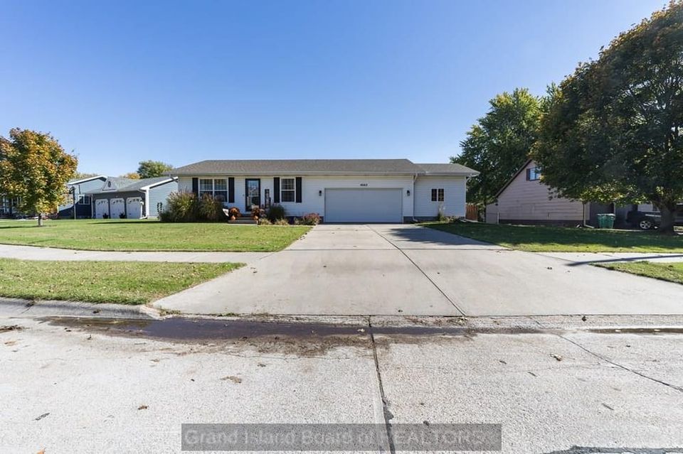 4063 palace dr grand island  ne 68803 e 4