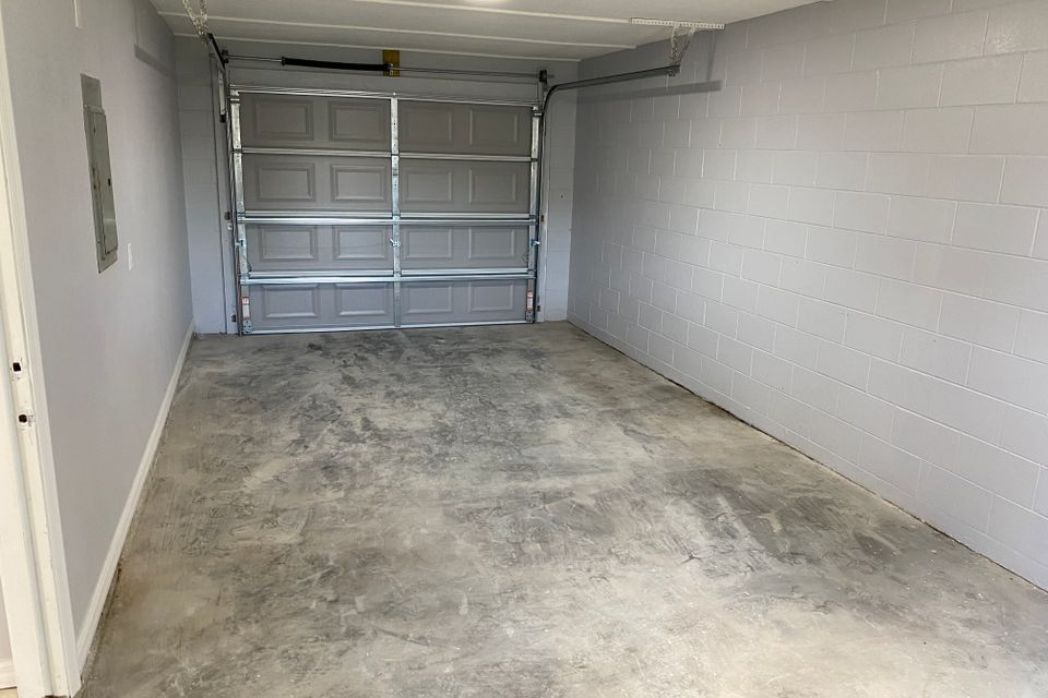 12 jun garage inside