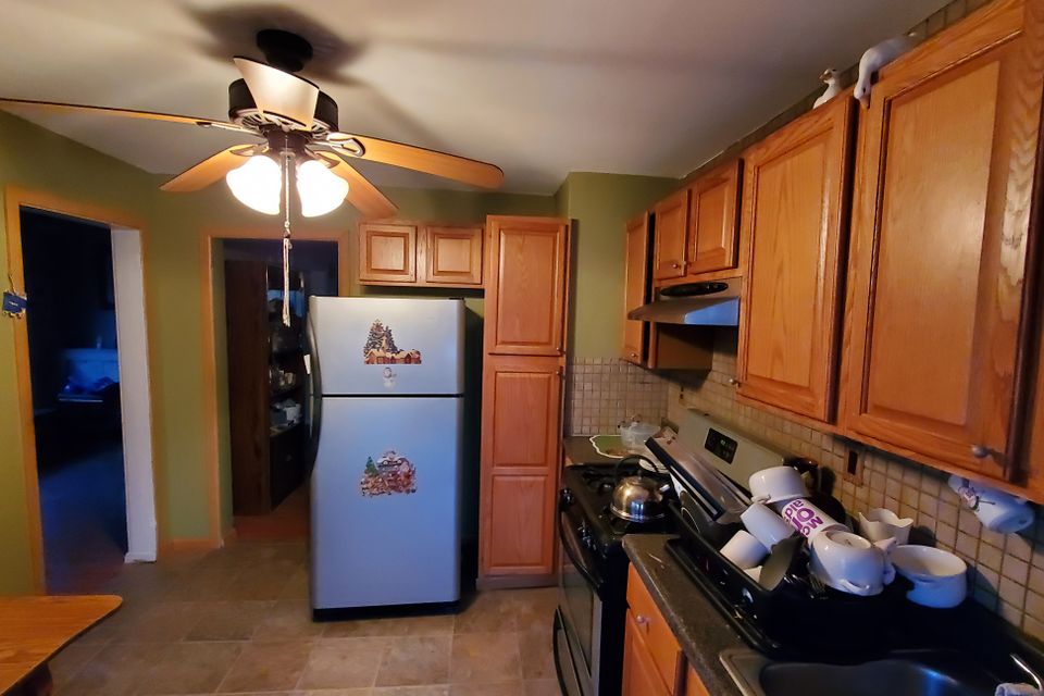 Original kitchen to lr