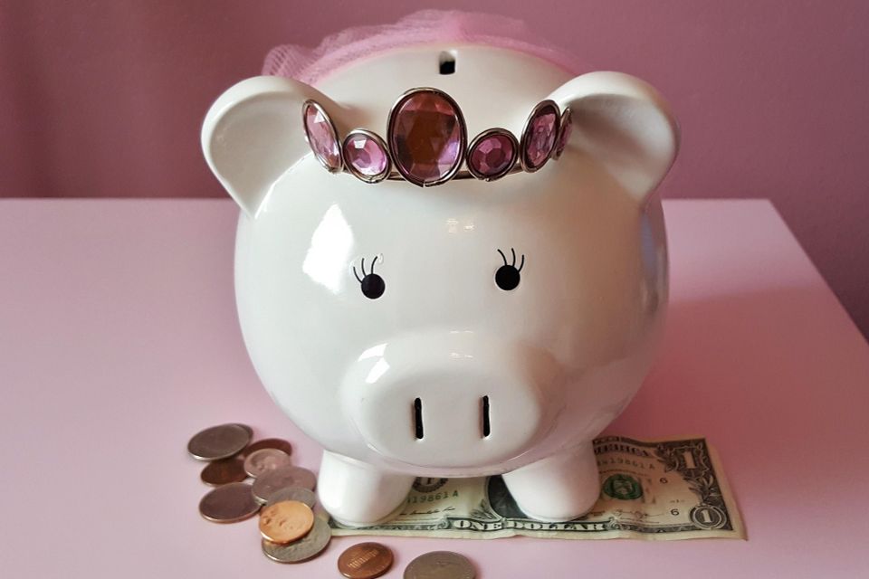 Piggy bank g24c8575d7 1920