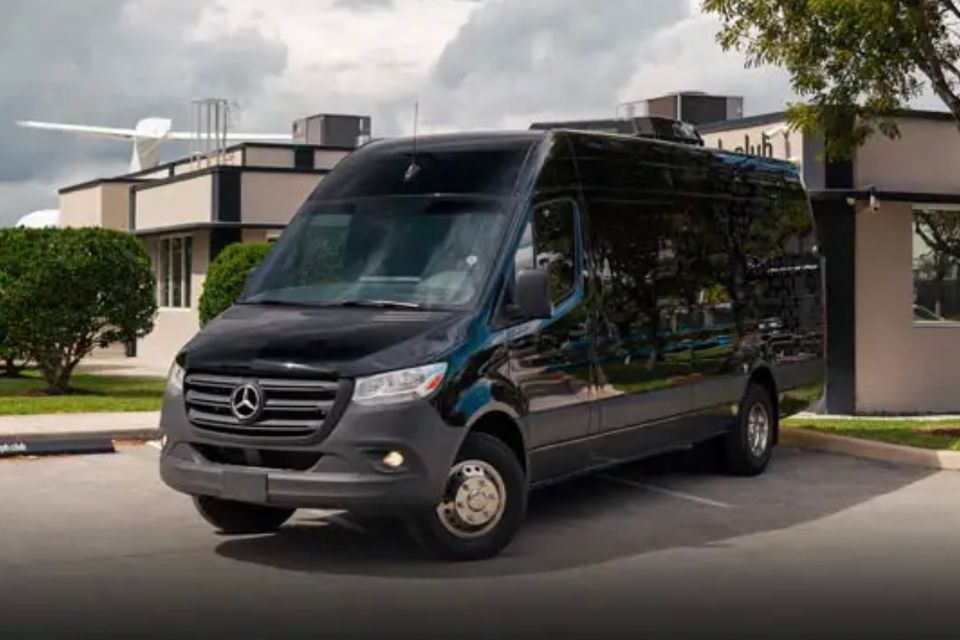 8 passenger mercedes benz sprinter limo 2