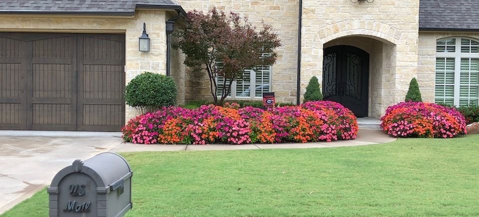 Landscaping solutions   tulsa oklahoma   beautiful flower bed with seasonal flowers   image5 3