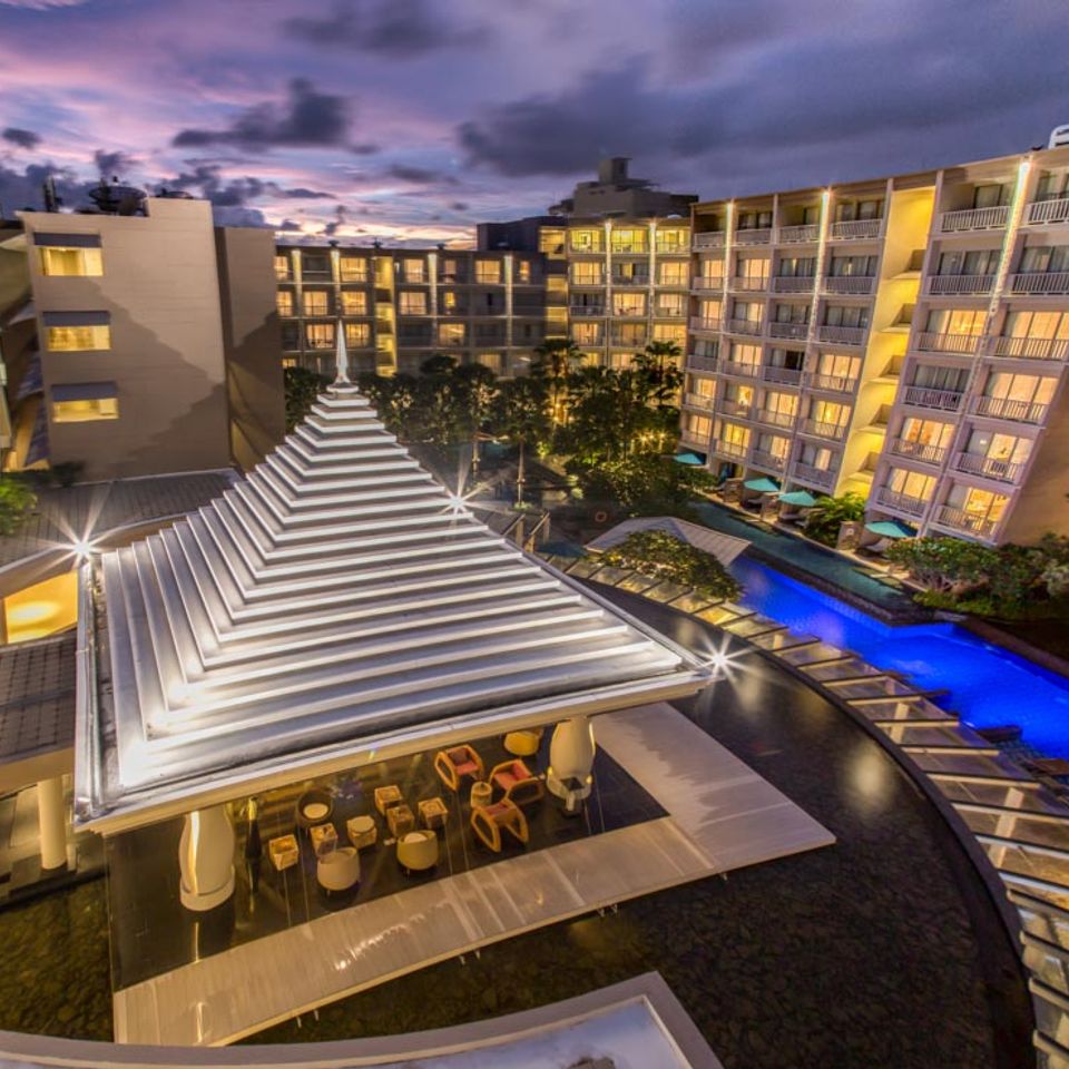 Grand mercure phuket patong at sunset