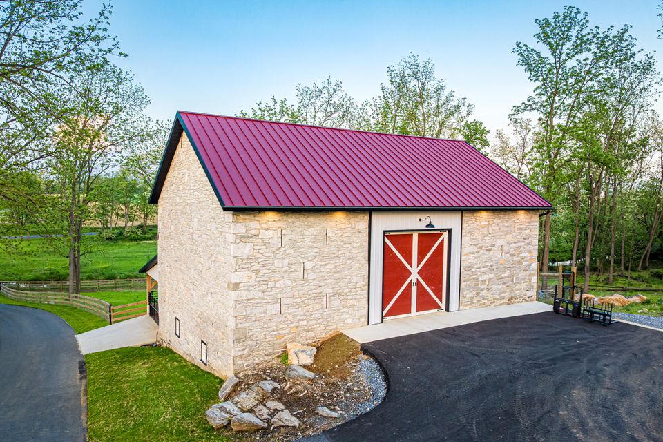Tim nolt   barn (4)