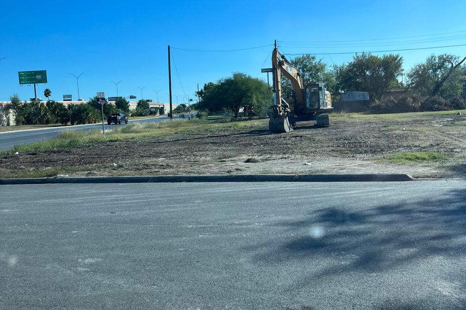 House demolition   mercedes1
