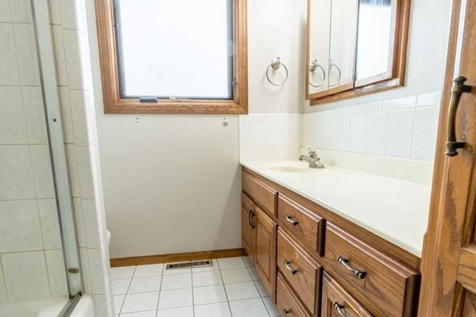 512 e 19th st grand island b 3