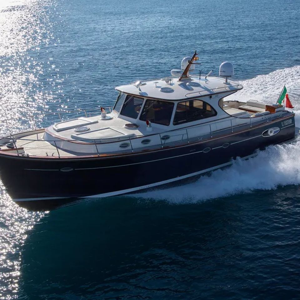 Boat tinting