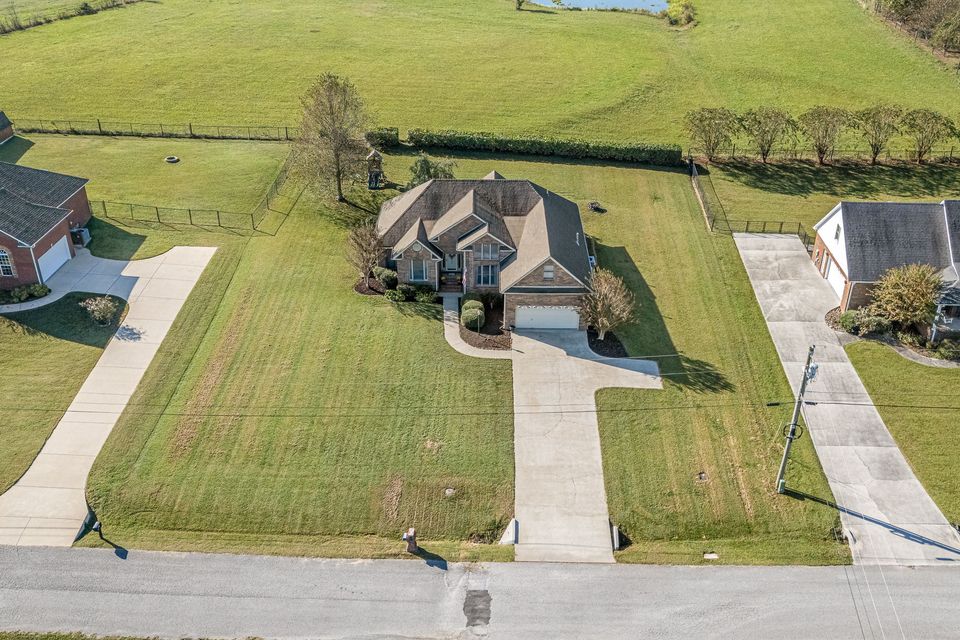 5 web or mls 7 elizabeth cir   clear lens real estate photography 4