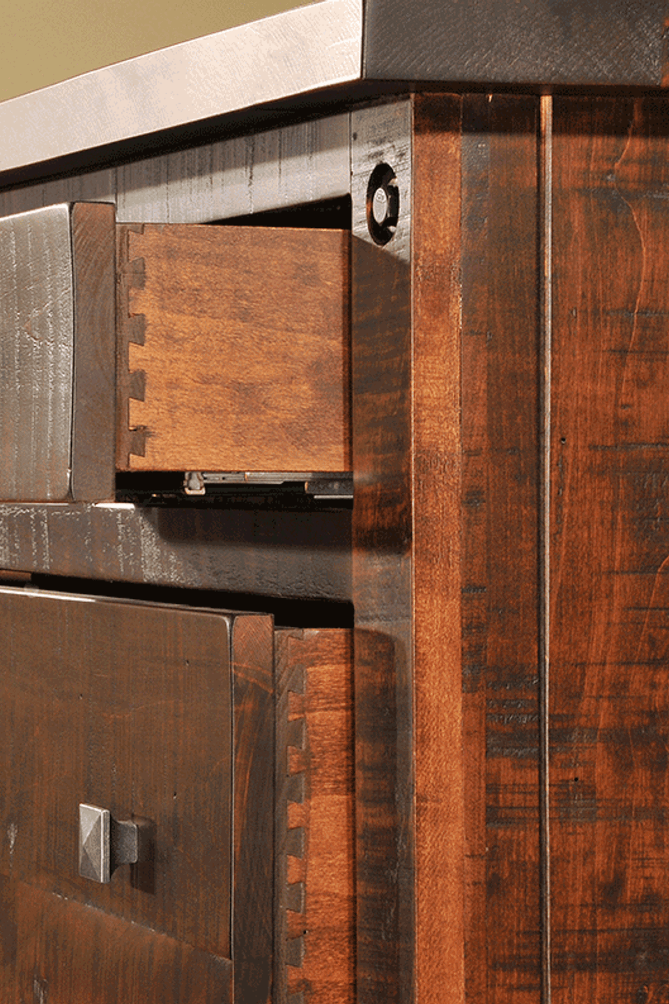 Muskoka dresser detail s sct