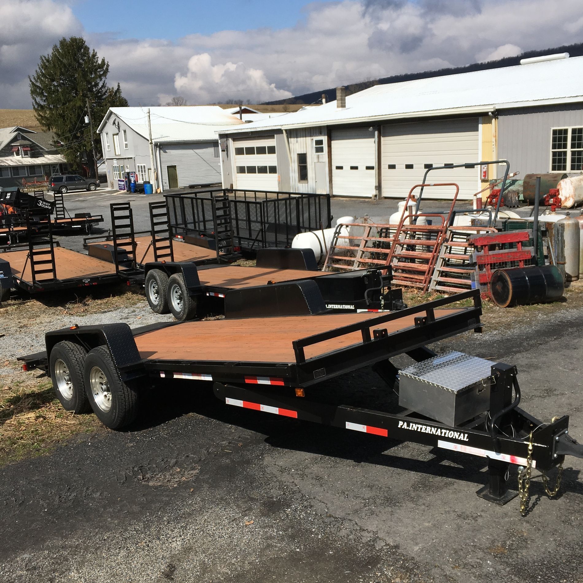 Pennsylvania Tilt Kutz Farm Equipment 72 Kutz Road, Pine Grove, PA