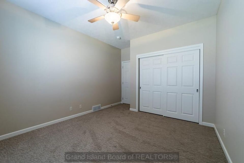 3811 meadowlark cir grand island ne 68803 d 8