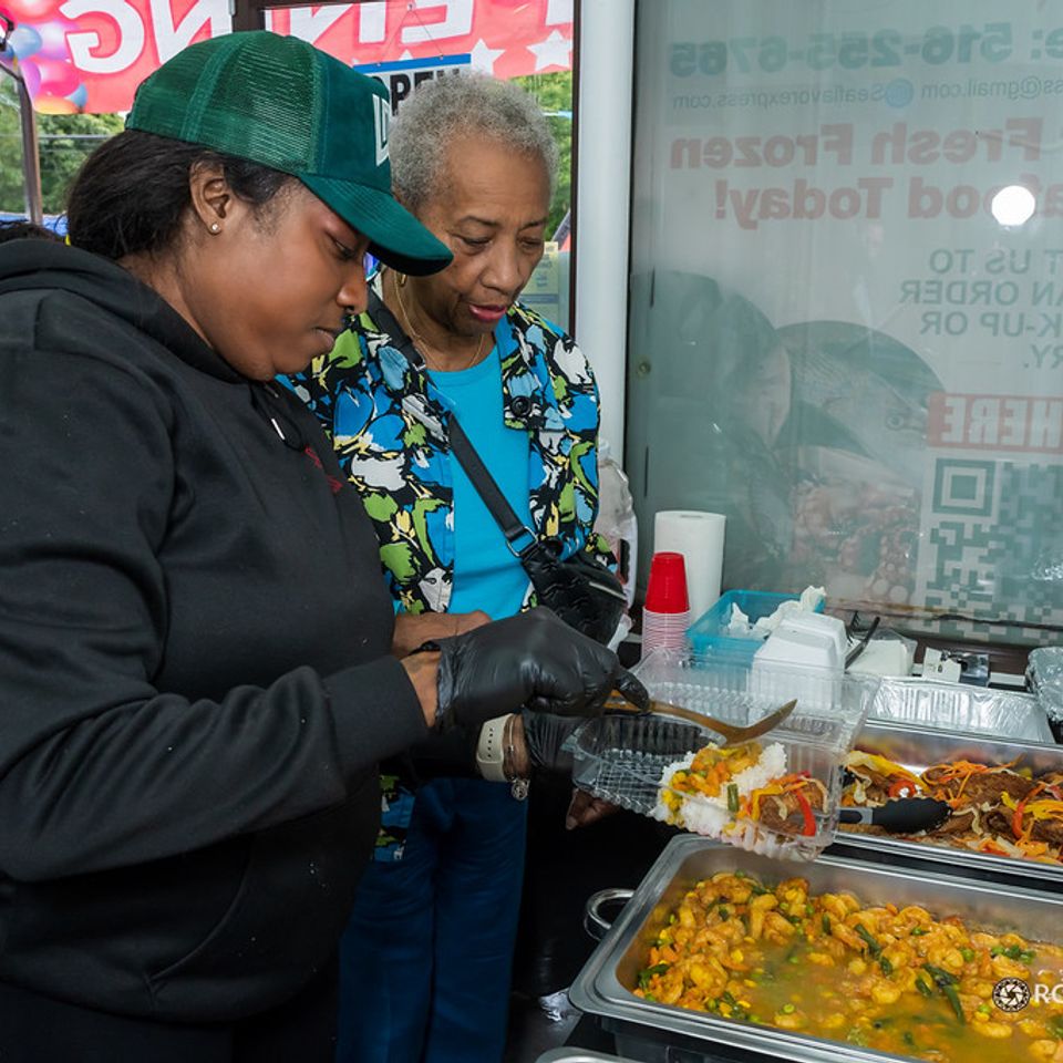 Sea flavor express grand opening   ribbon cutting 1054 xl