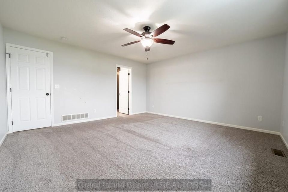 2104 ebony lane grand island b 8