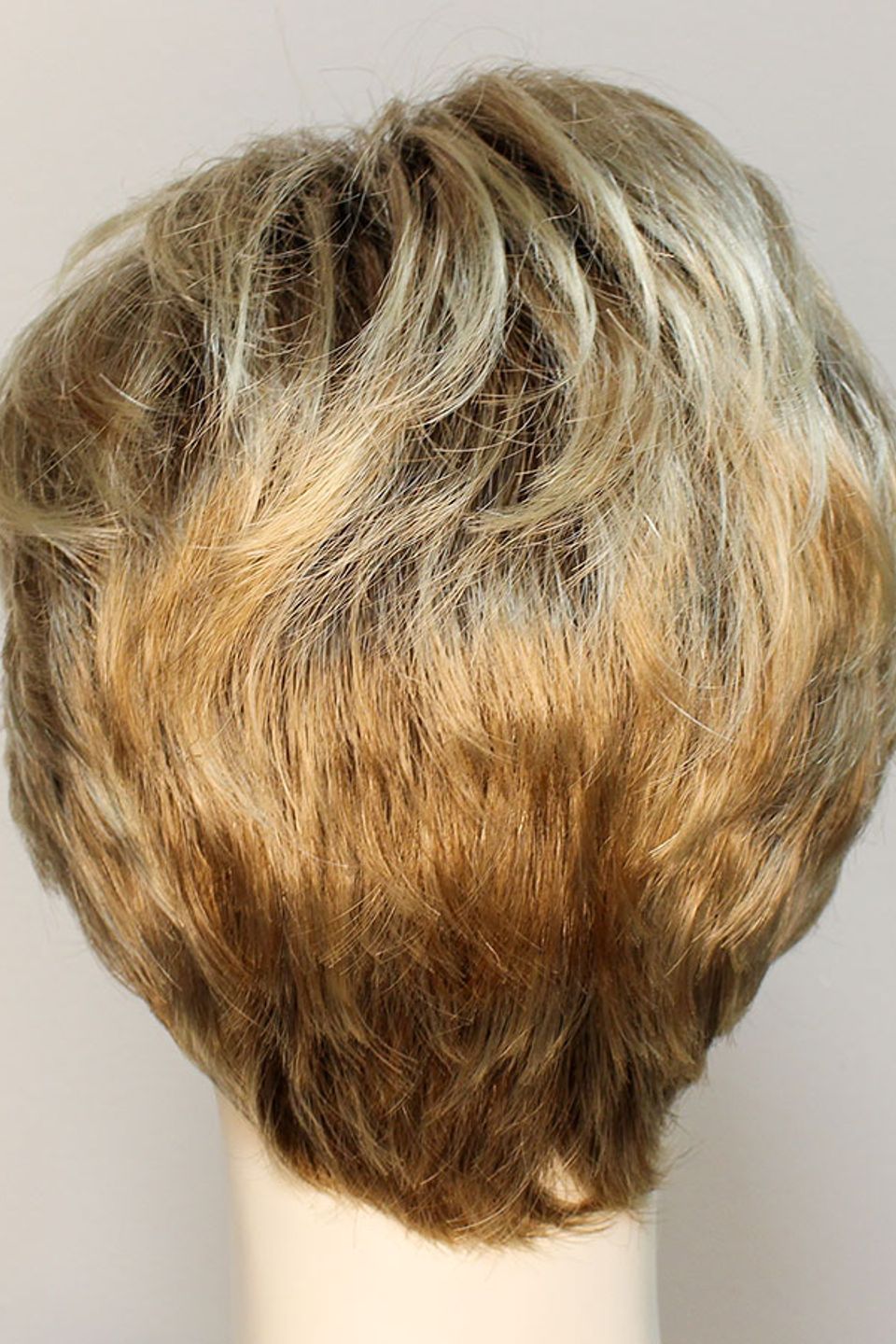 Blonde   brown roots short straight 3