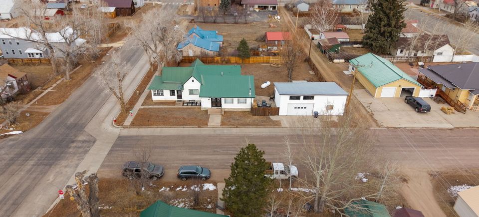 34 web or mls 201 edwards ave 33