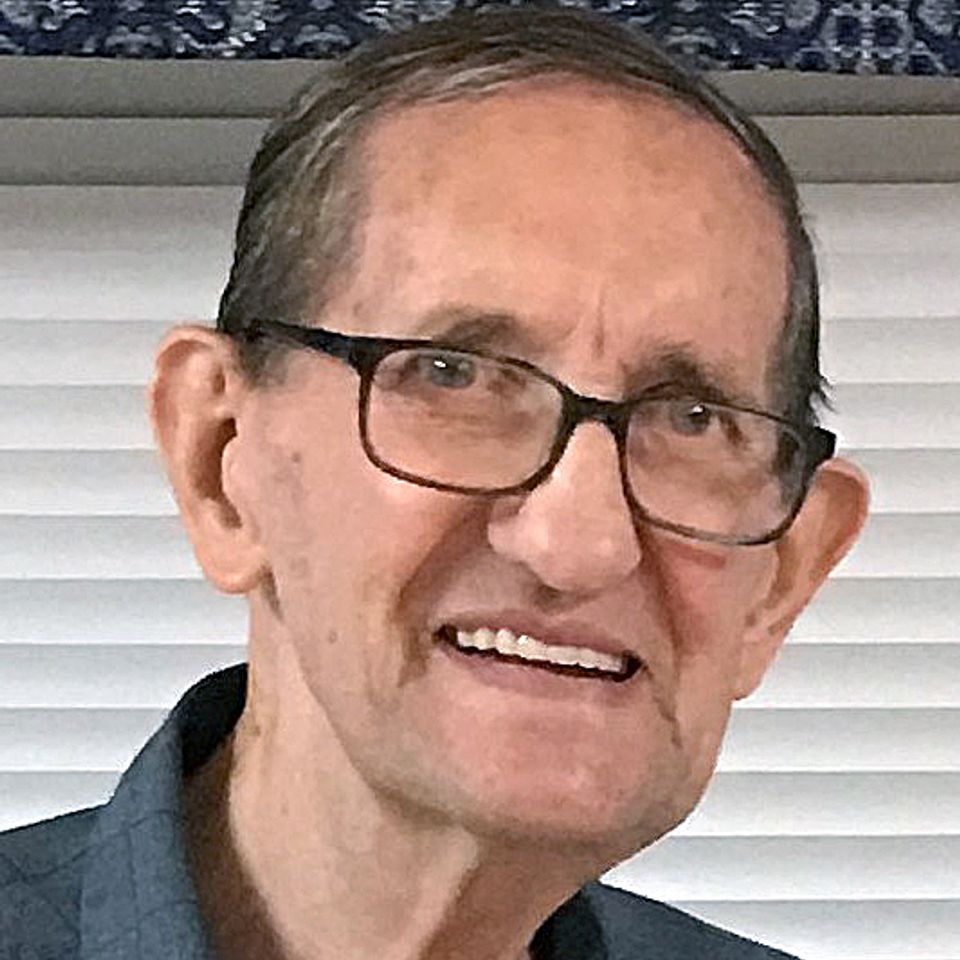 Photo of carroll hurst