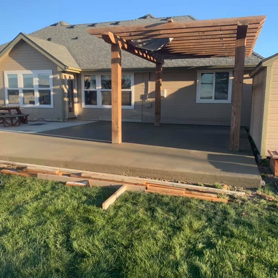 Striping forms after pouring extension | Platinum Concrete Construction Idaho