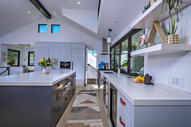 2044 coast blvd del mar ca large 035 29 1035 1500x998 72dpi