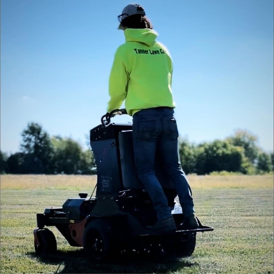 Image gallery 23 mower in work