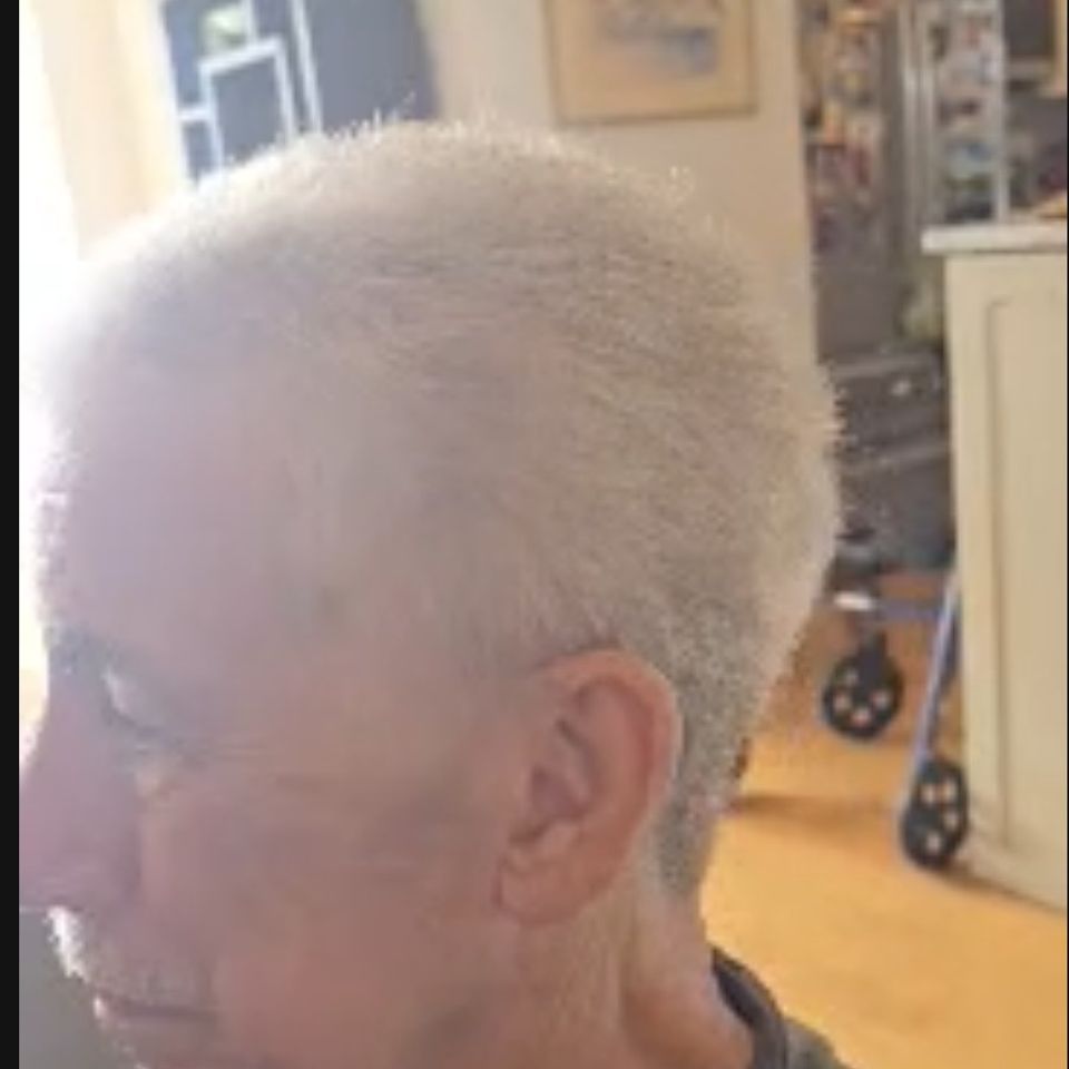 Jeff barber services   jeff b.   mobile barber client right side view